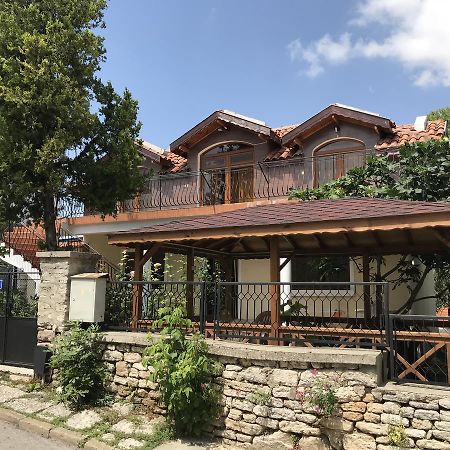 Guest House Yoanna Balchik Esterno foto