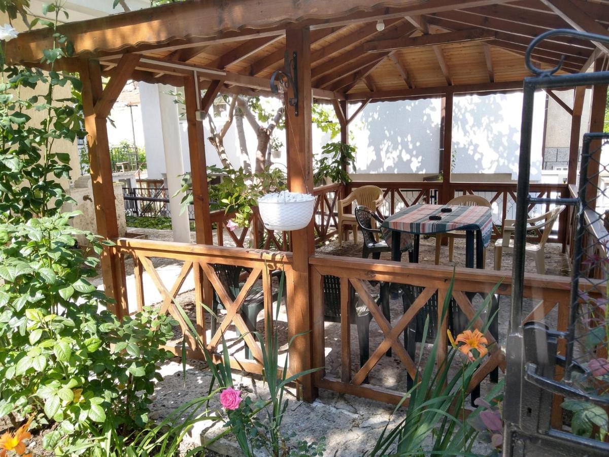 Guest House Yoanna Balchik Esterno foto