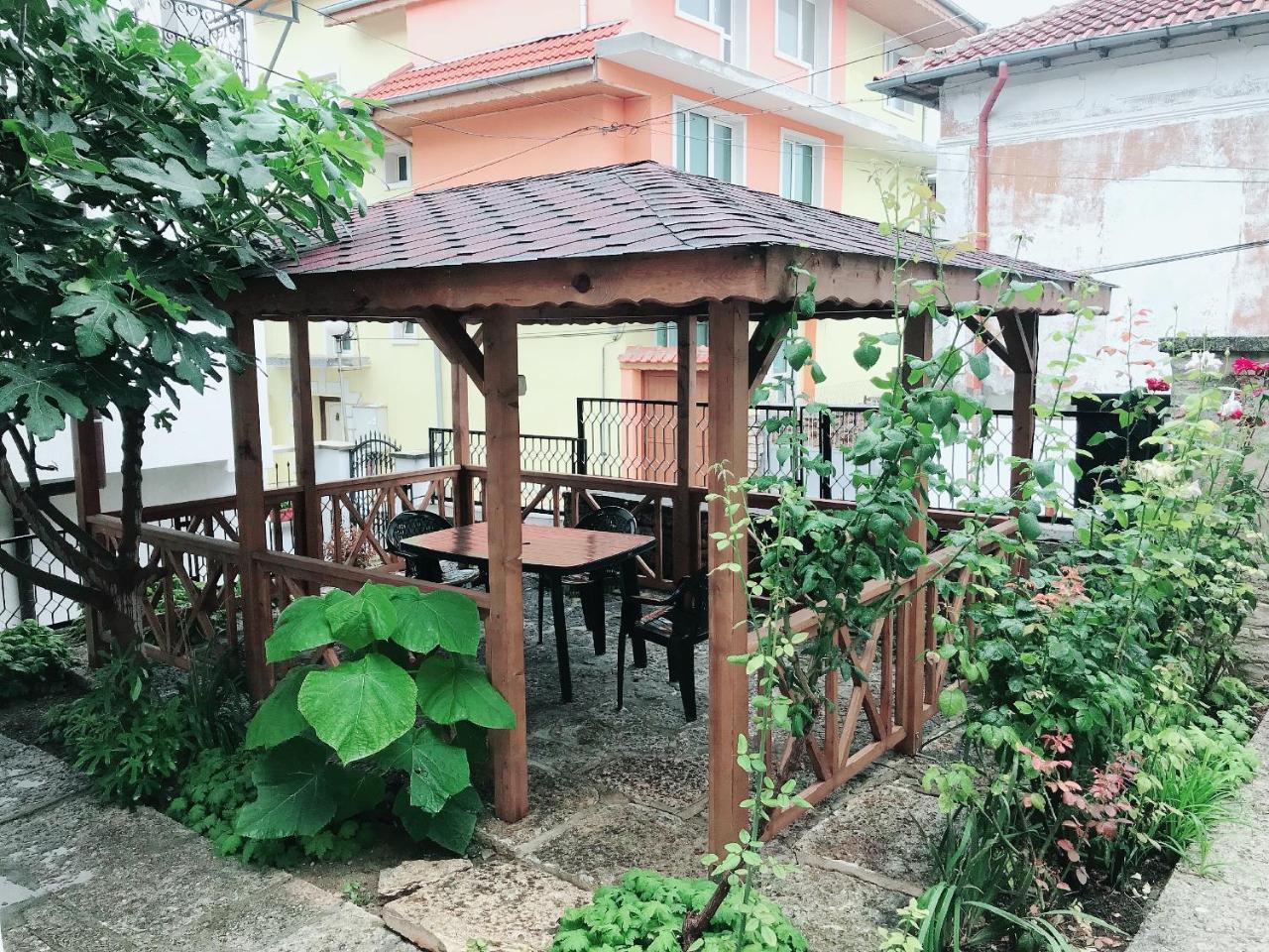 Guest House Yoanna Balchik Esterno foto