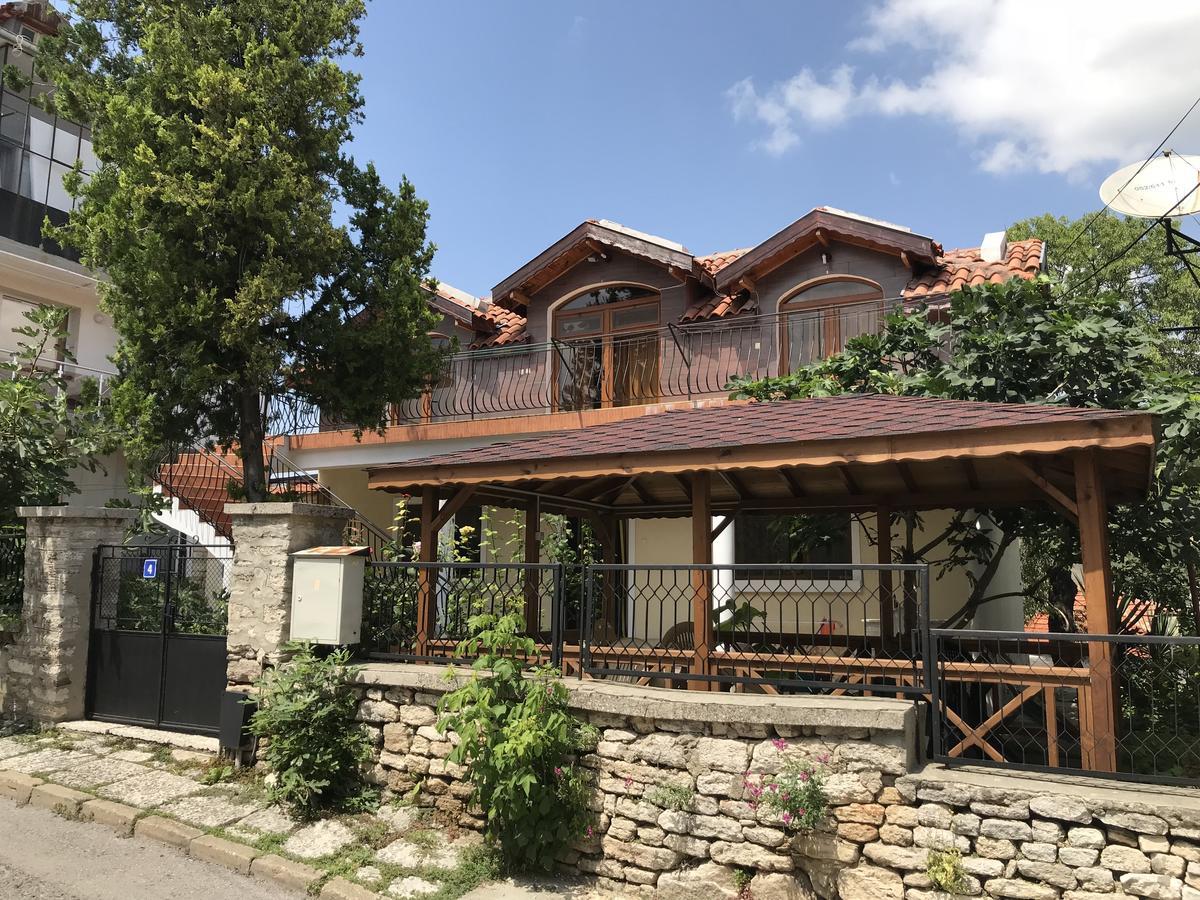 Guest House Yoanna Balchik Esterno foto