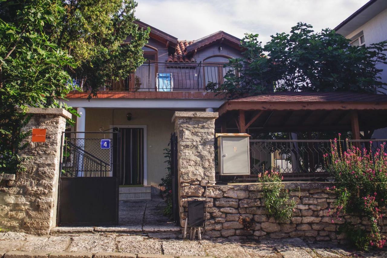 Guest House Yoanna Balchik Esterno foto