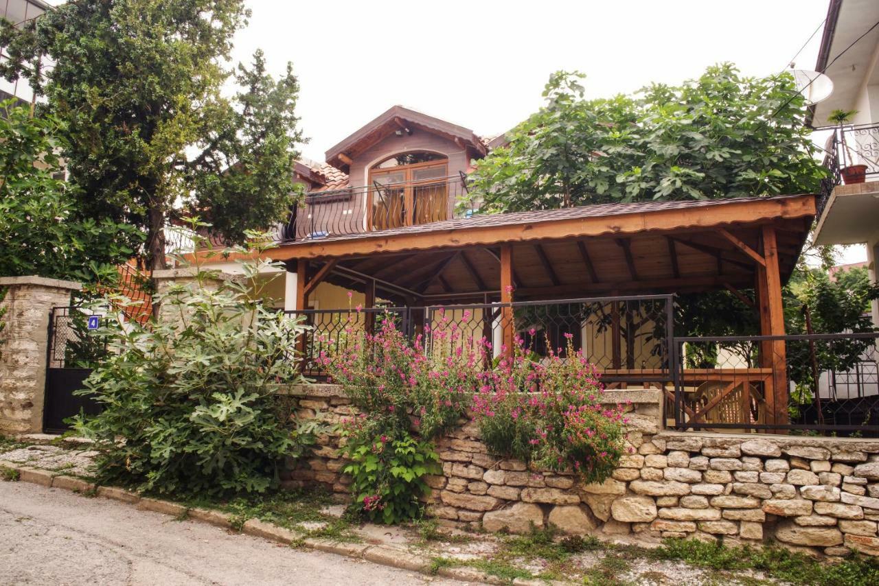 Guest House Yoanna Balchik Esterno foto