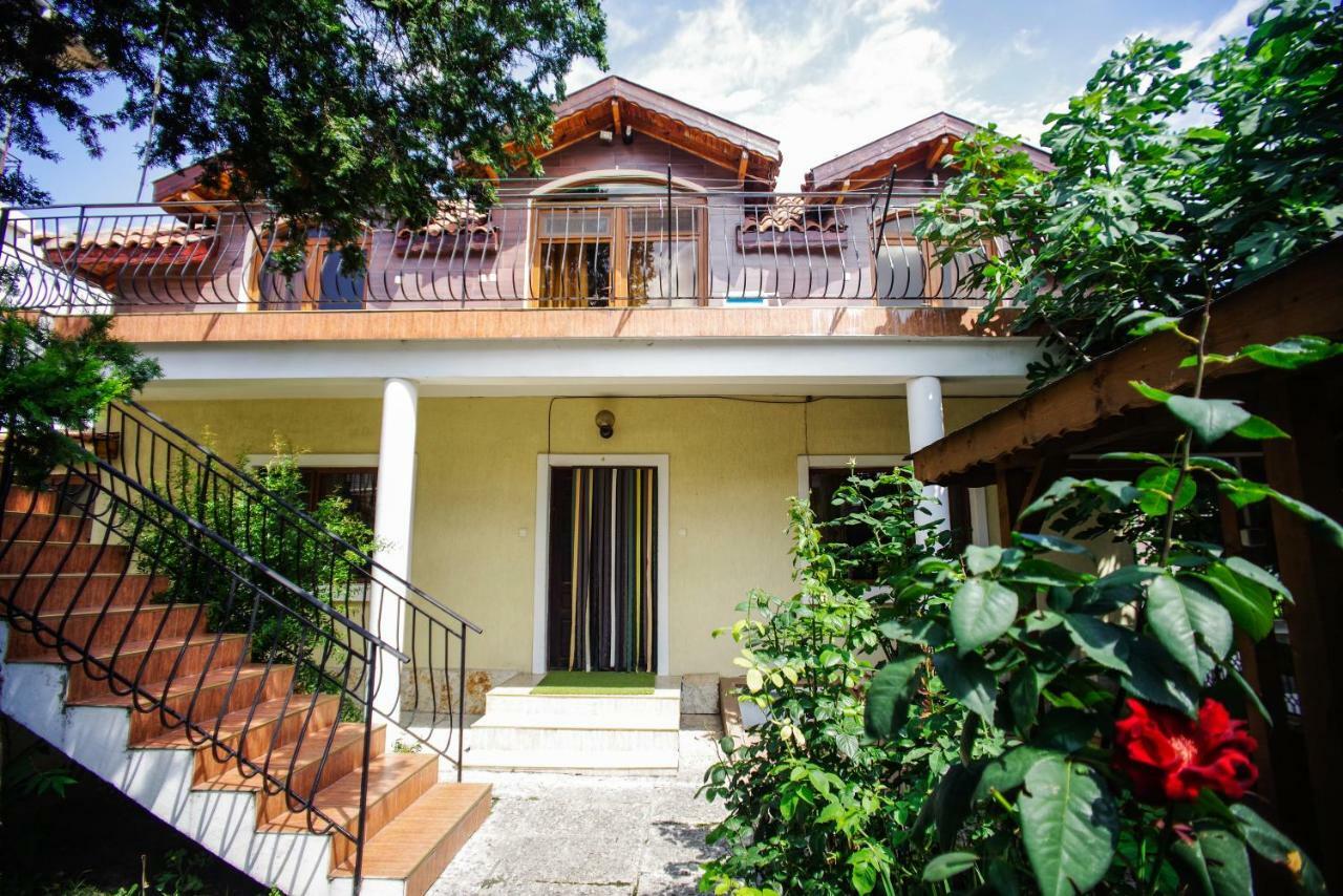 Guest House Yoanna Balchik Esterno foto