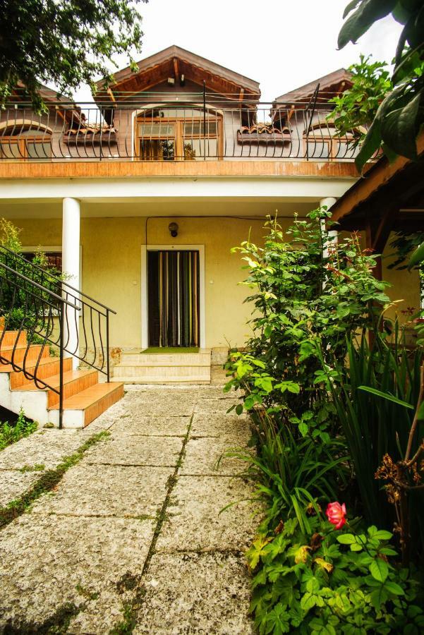 Guest House Yoanna Balchik Esterno foto